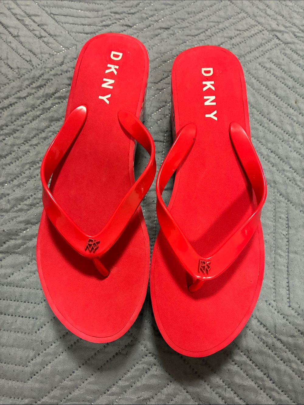 DKNY Red Wedged Women's Flip Flop Sandals with Logo Straps